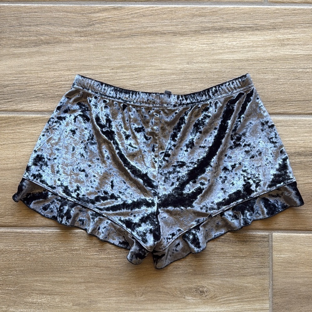 Victoria’s Secret Velvet Sleep Shorts - Picture 4 of 4